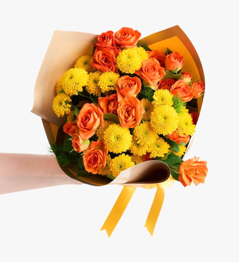 Sarı Bukette Turuncu Güller ve Sarı Krizantemler
